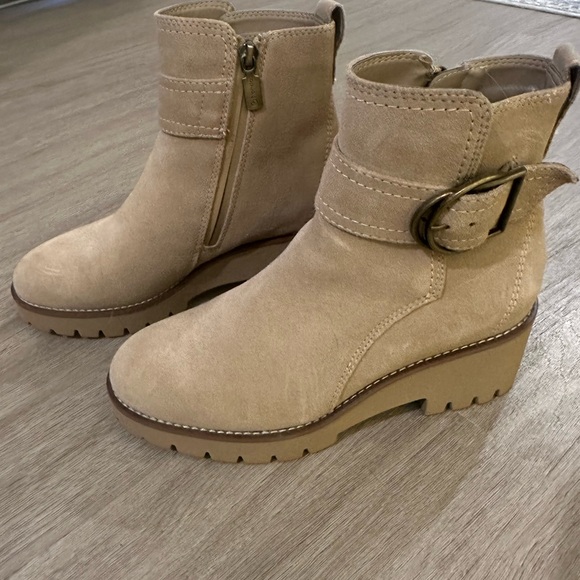 Blondo Shoes - Blondo Waterproof Boots with Buckle Detail size 7